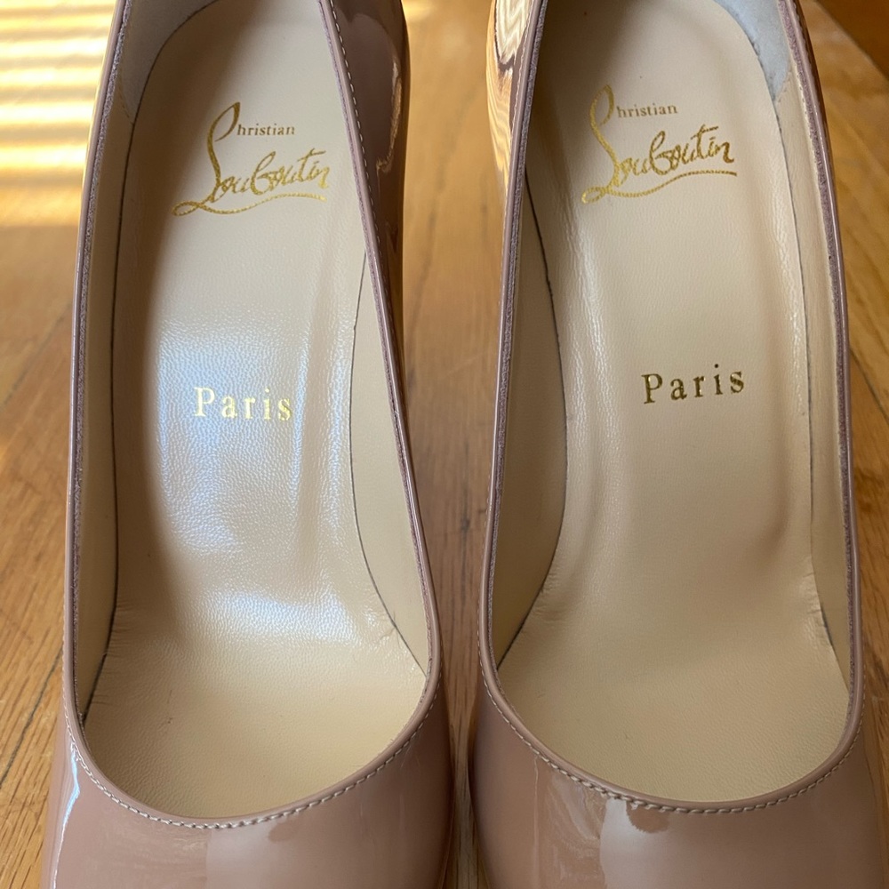 Christian Louboutin Nude Pumps size 36